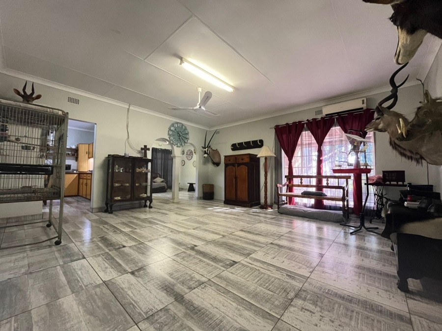 5 Bedroom Property for Sale in Protea Park North West